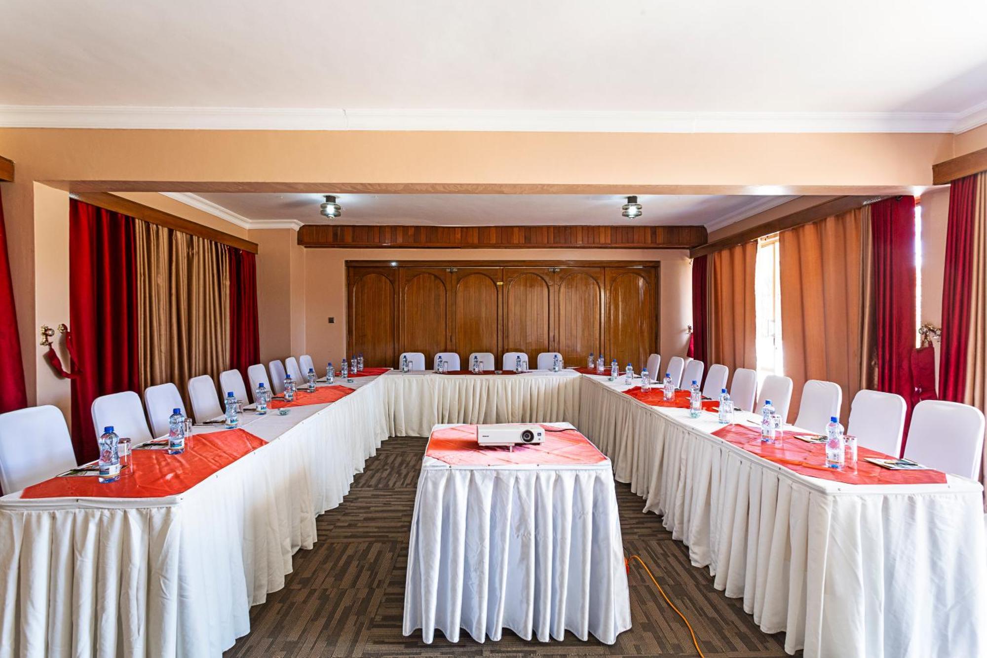 Sirikwa Hotel Элдорет Экстерьер фото