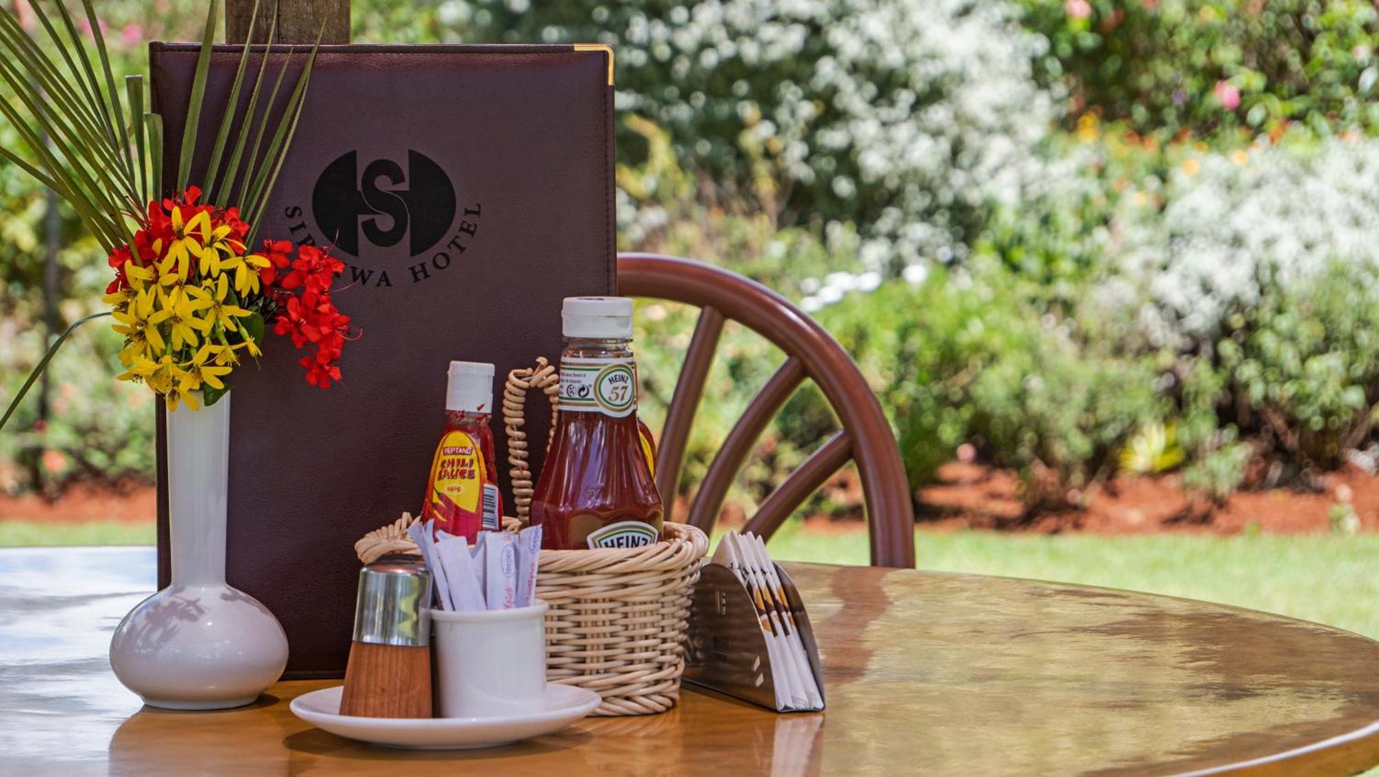 Sirikwa Hotel Элдорет Экстерьер фото