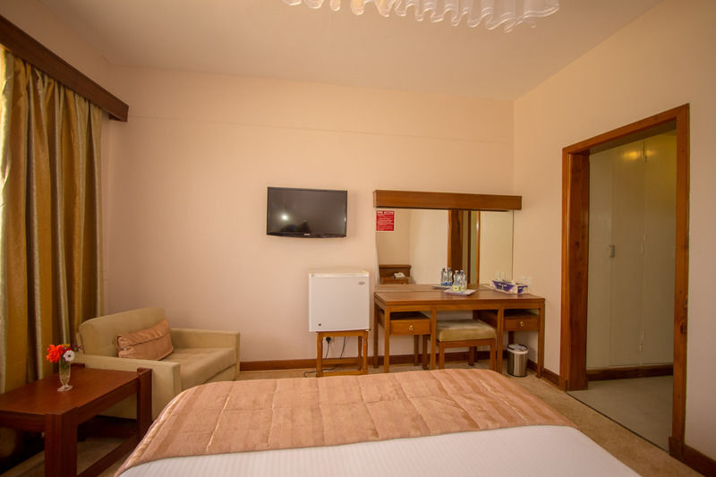 Sirikwa Hotel Элдорет Экстерьер фото