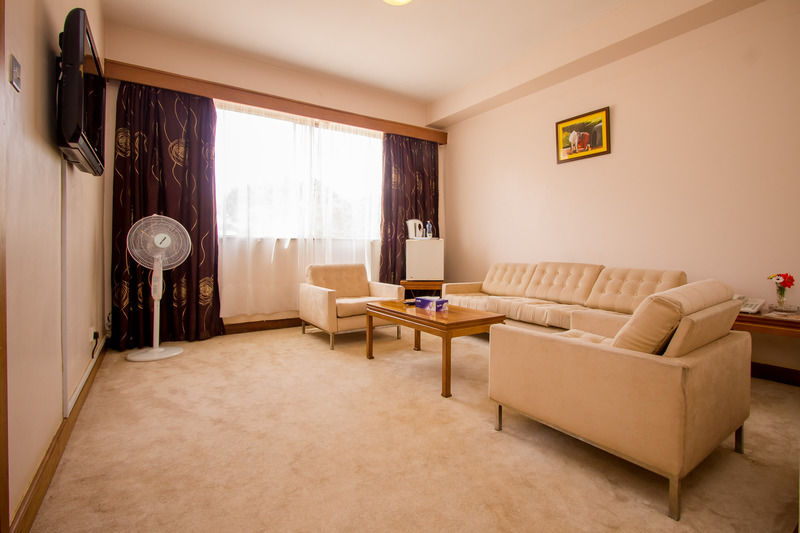 Sirikwa Hotel Элдорет Экстерьер фото