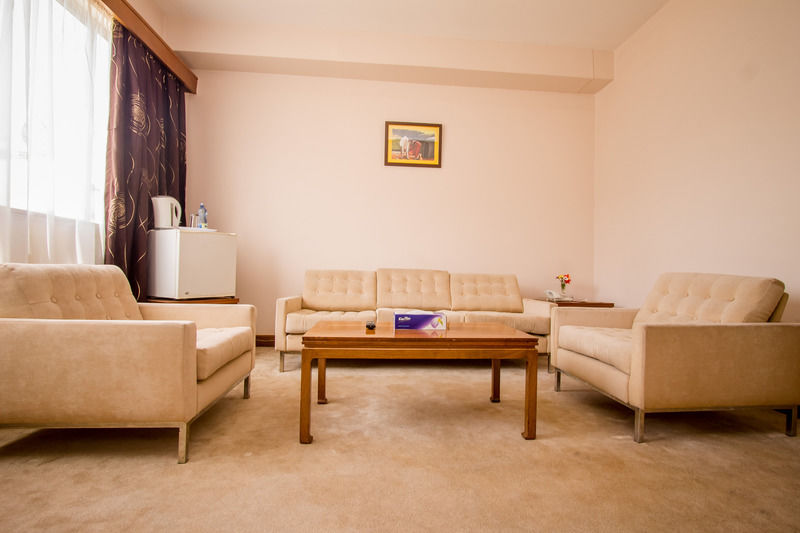 Sirikwa Hotel Элдорет Экстерьер фото